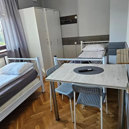 Хостел Pokoje pracownicze Кімнати для працівників,гуртожиток Сважендз