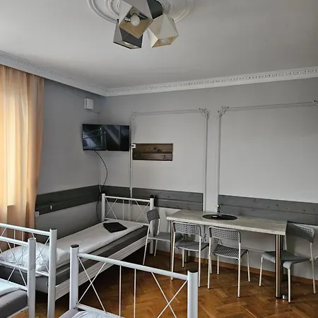 Хостел Pokoje pracownicze Кімнати для працівників,гуртожиток Сважендз