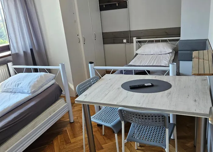 旅馆 Pracownicze кімнати для працівників,гуртожиток Swarzędz