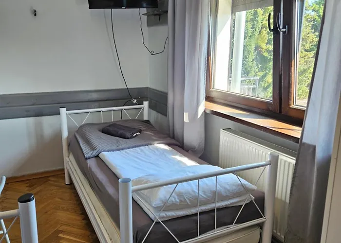 Pracownicze кімнати для працівників,гуртожиток 旅馆