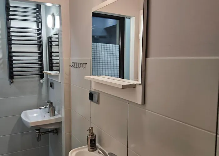 Pracownicze кімнати для працівників,гуртожиток 旅馆 *