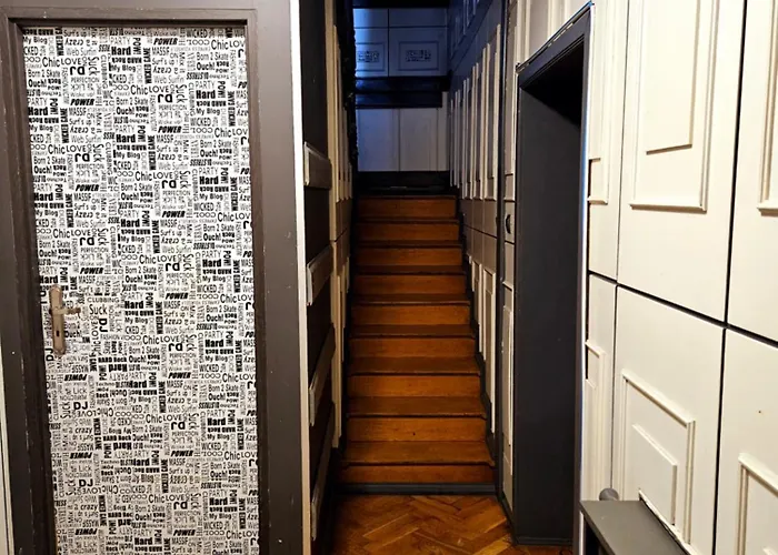 旅馆 Pracownicze кімнати для працівників,гуртожиток *