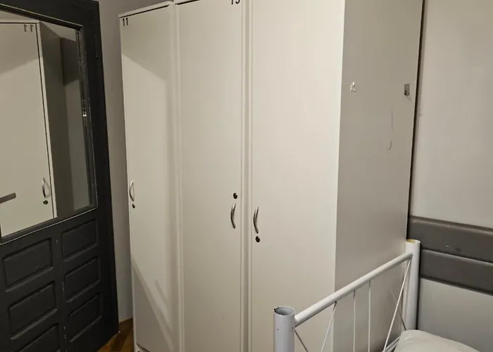 Pracownicze кімнати для працівників,гуртожиток 旅馆